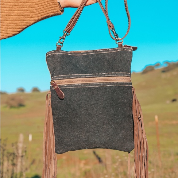 Embossed Leather And Cowhide Fringe Western Fashion Purse - Picture 3 of 6